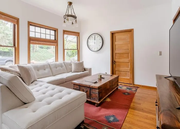 Stay Portland Collection - Preserved 1907 Classic Craftsman - 92 Walkscore