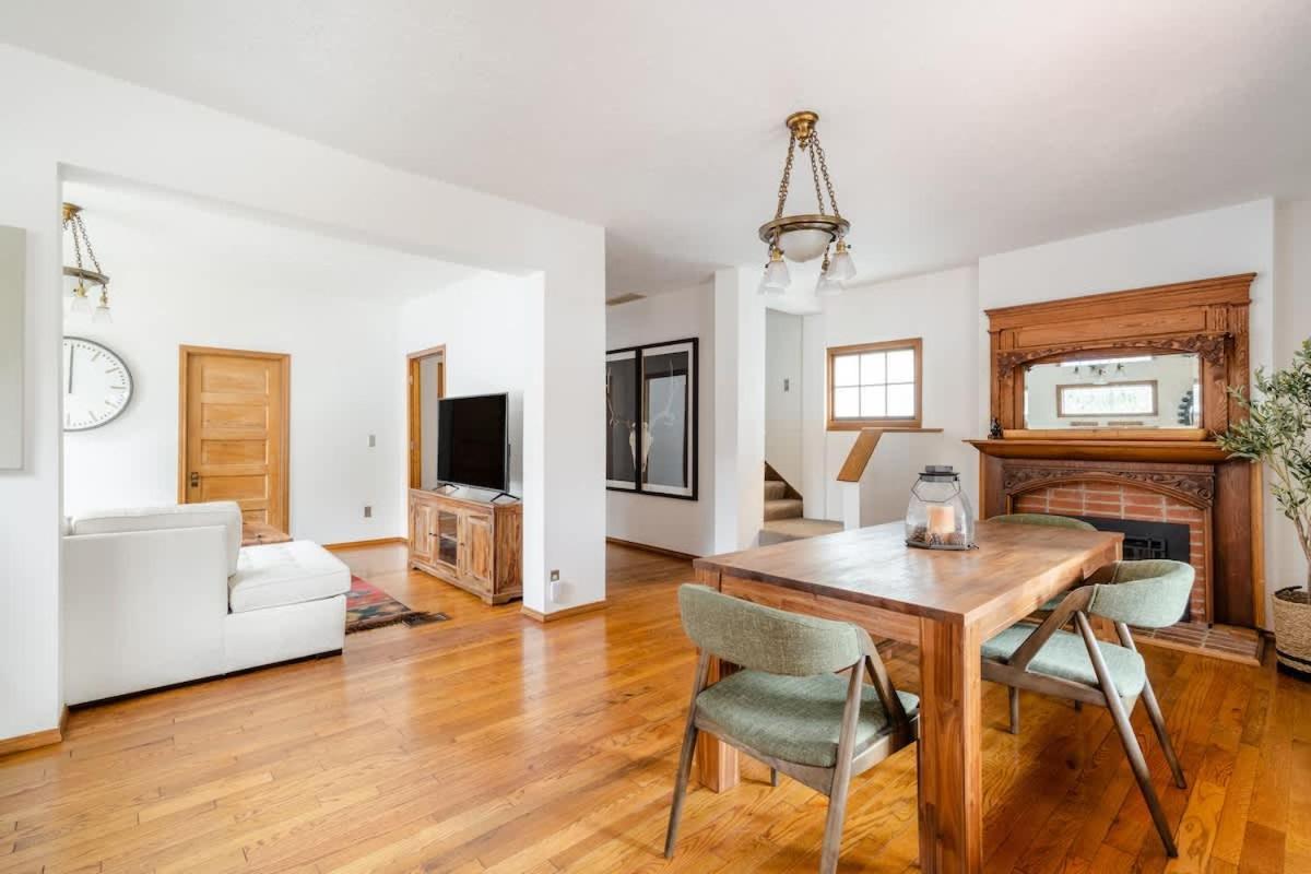 Holiday home Collection - Preserved 1907 Classic Craftsman - 92 Walkscore Portland